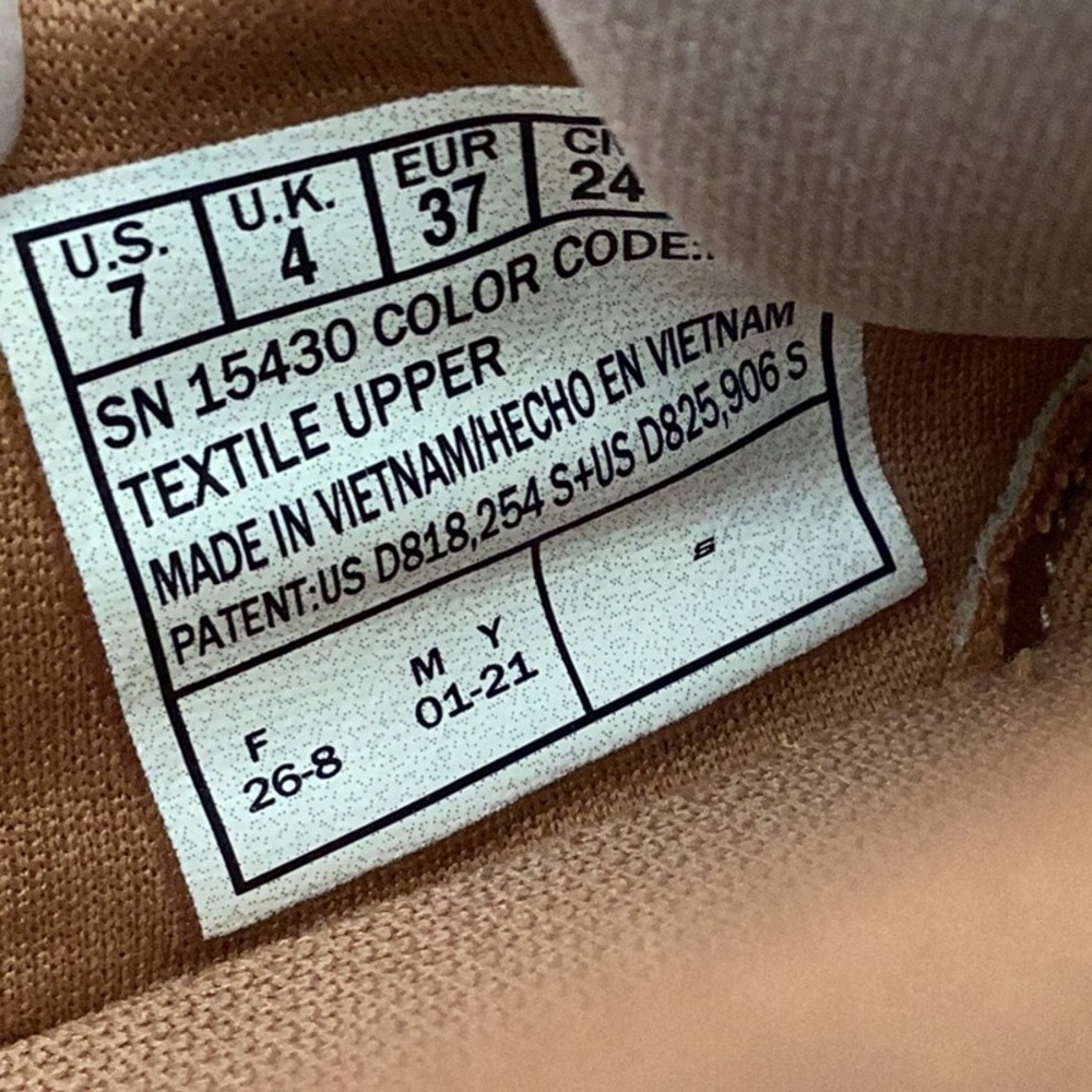 Skechers on the go GOGA Max Women's Tan boat shoes, women’s size 7 - Picture 8 of 16